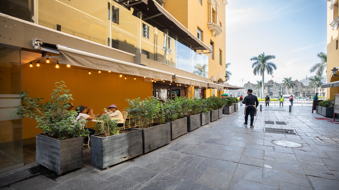 Terrazas buscan reactivar al sector restaurantes en Lima