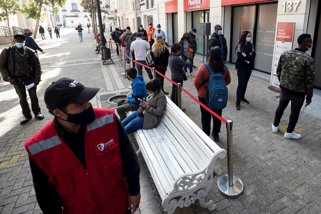 Chile: ciudadanos han retirado más de 45.000 millones de dólares de sus fondos de pensiones