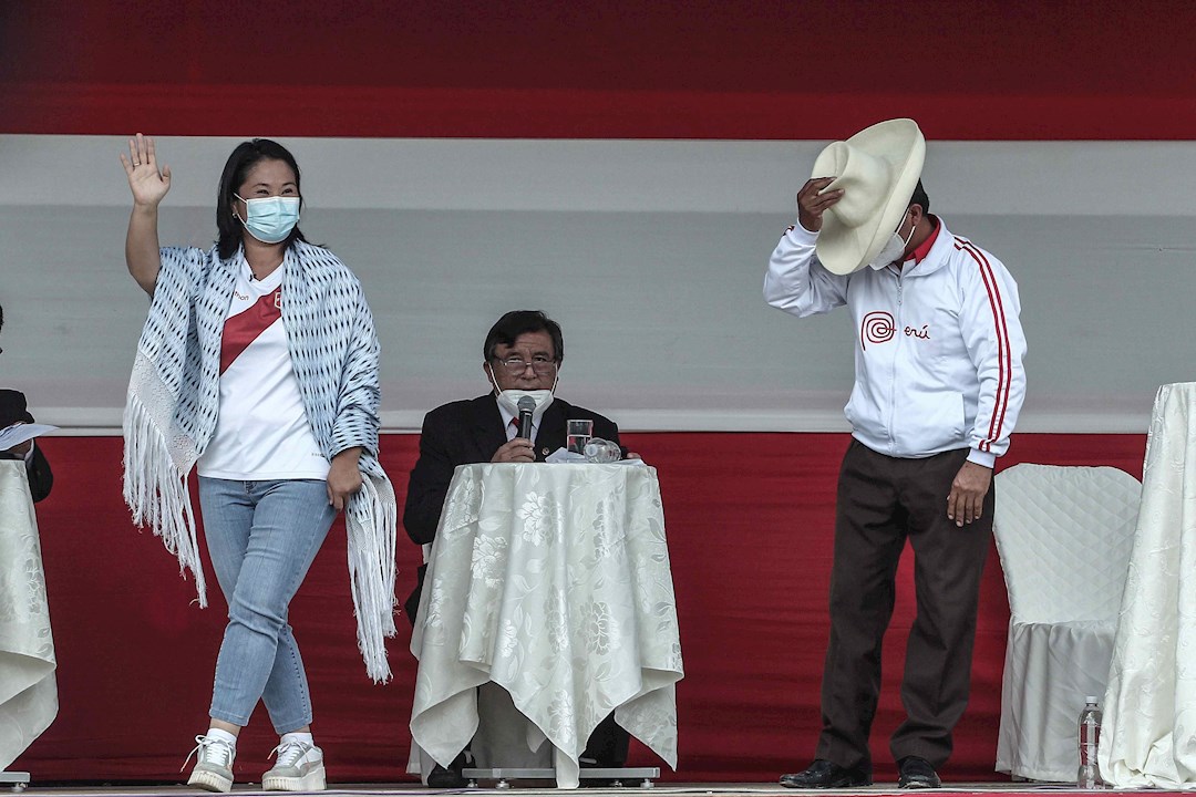 Castillo y Keiko prometen vacuna rusa en debate presidencial en Cajamarca