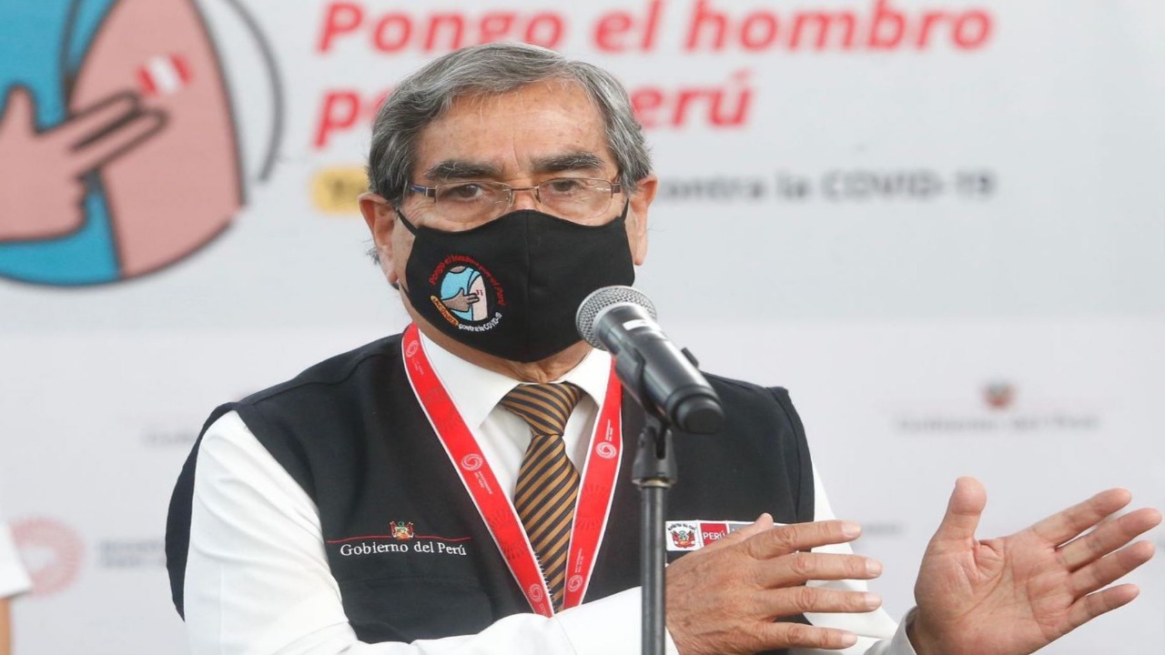 Gobierno peruano anuncia la llegada de 500.000 vacunas de Sinopharm