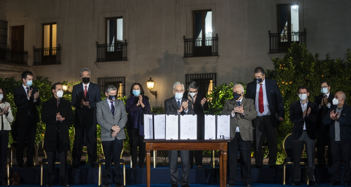 Presidente Piñera anuncia nuevas ayudas económicas a familias más vulnerables y PYMES