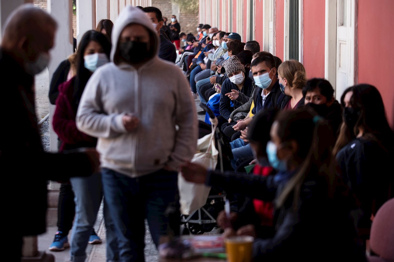 COVID-19: Chile muestra que las vacunas no son toda la solución a pandemia, avisa OMS