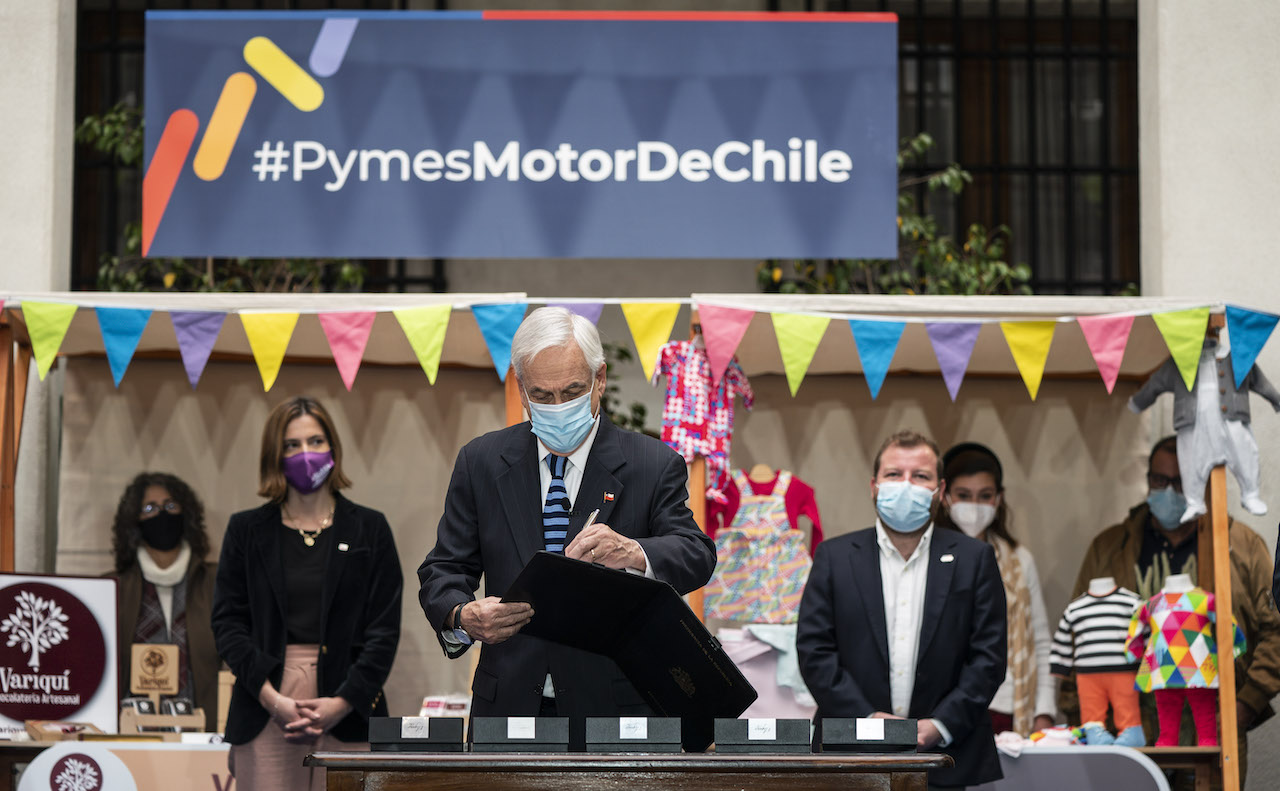 Presidente Piñera promulgó leyes de ayuda económica a las pymes