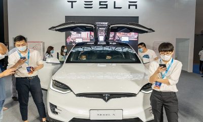 Acciones de Tesla caen a mínimos de casi dos años