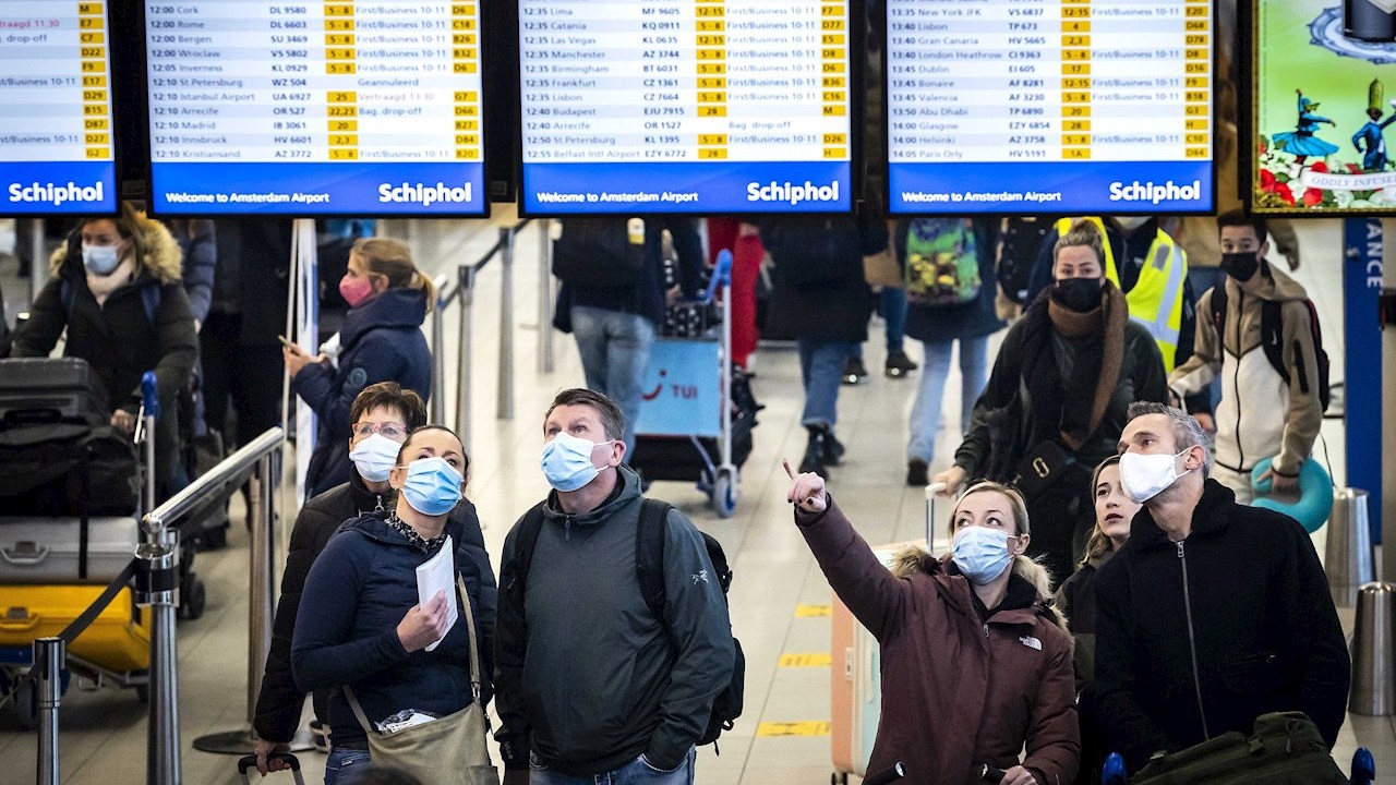 Más de 3.000 vuelos cancelados en todo el mundo debido a ómicron