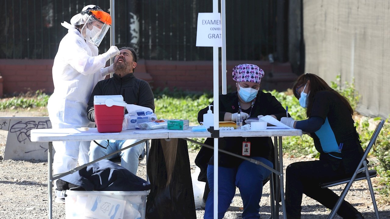 Chile registra cifra más alta de la pandemia: 12.500 casos diarios de COVID-19