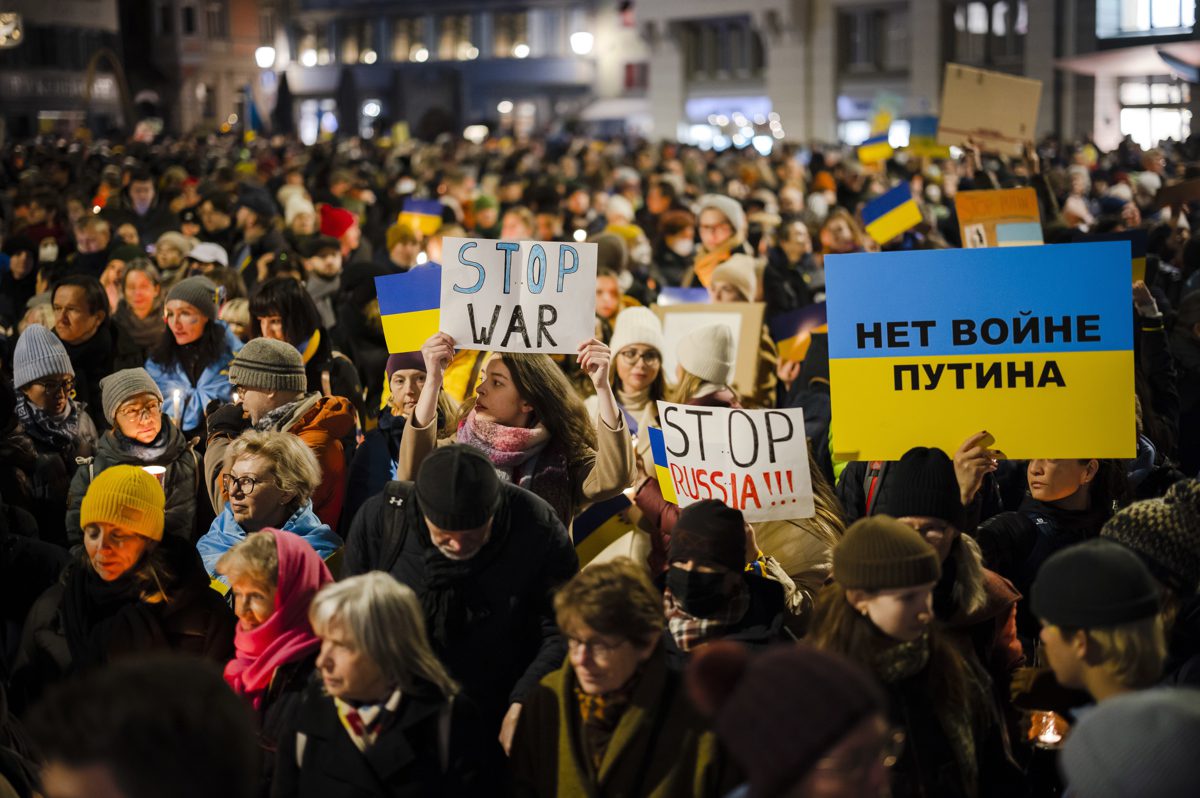 Rusos y ucranianos acuerdan ceses al fuego para evacuar a civiles en Ucrania