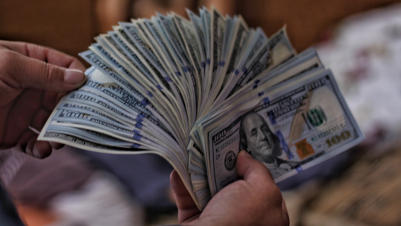 Dólar en Chile da su mayor avance en semanas y se acerca a los $950