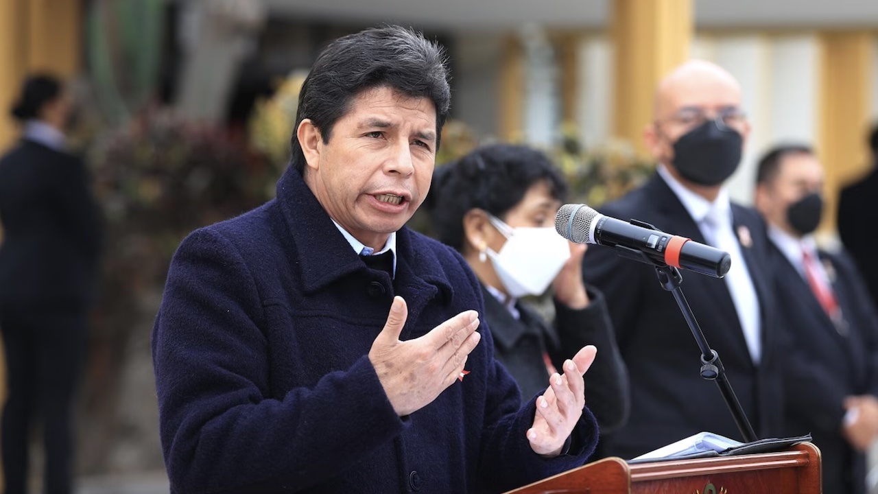 El primer año de Pedro Castillo: una gestión marcada por investigaciones por corrupción e incertidumbre económica
