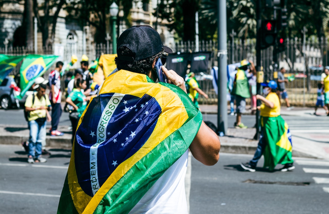 Brasil se prepara para una tensa segunda vuelta tras la fuerte votación de Bolsonaro