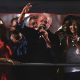 Lula vuelve al poder en Brasil derrotando a un Bolsonaro que guarda silencio