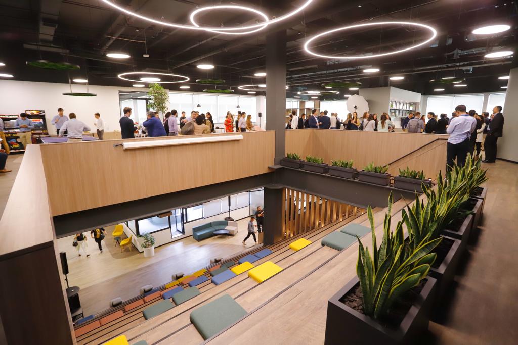 'HubCenco': Cencosud renueva sus oficinas en el mall Alto Las Condes al más puro estilo millennial