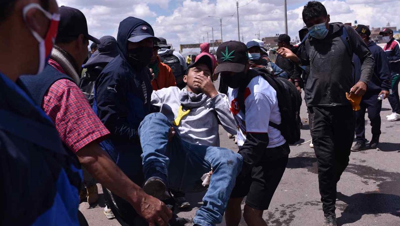 Crisis en Perú: mueren 17 manifestantes en sangrienta jornada de protestas contra el Gobierno