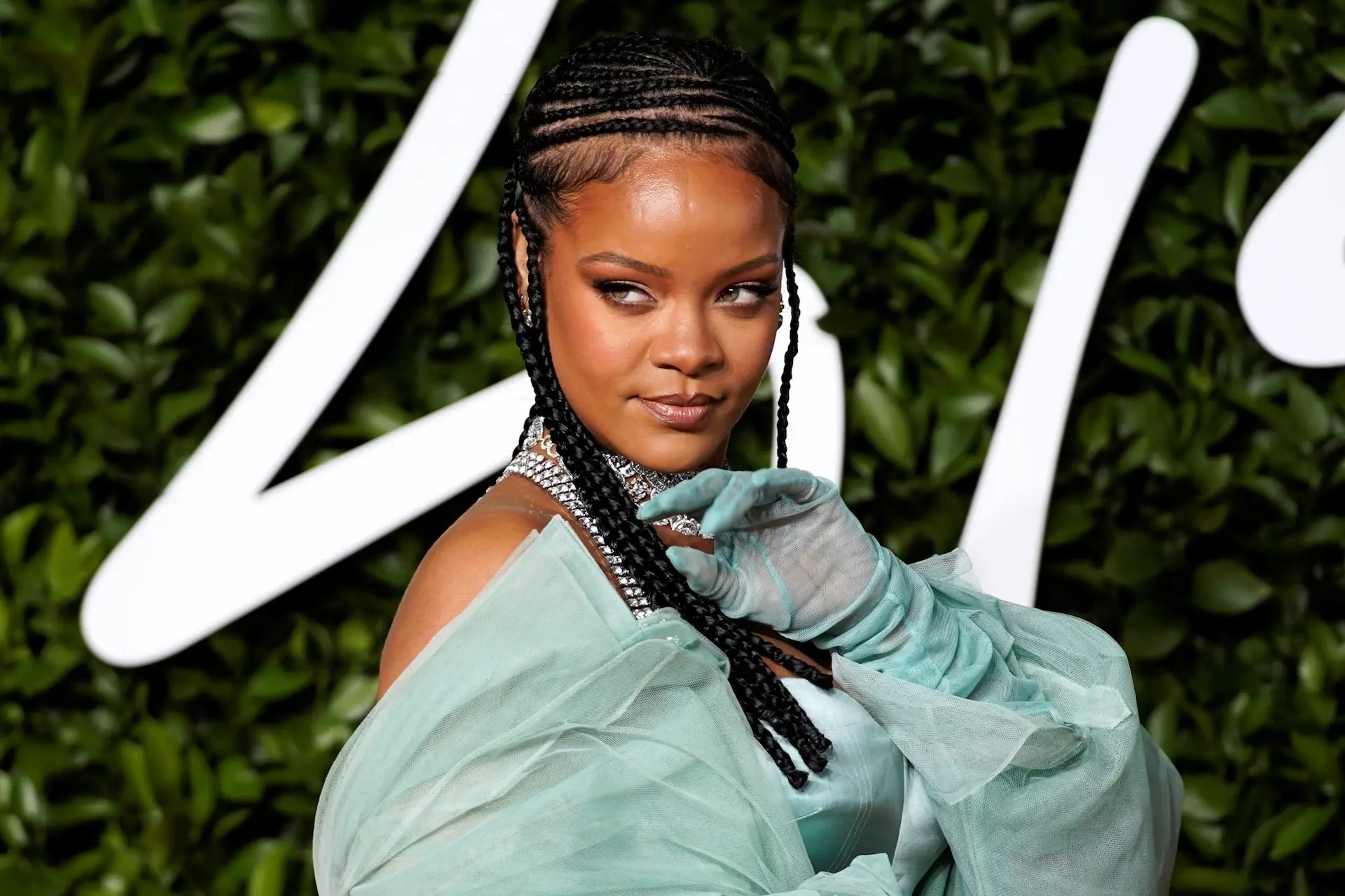 Así fue como Rihanna se convirtió en una de las mujeres más ricas de la industria del entretenimiento