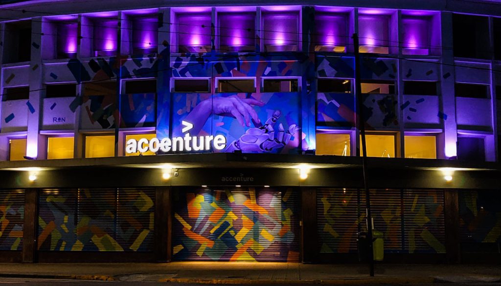 Accenture eliminará 19.000 puestos de trabajo a nivel global, el 2,5 % de su plantilla
